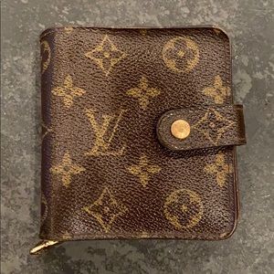 Louis Vuitton Bi Fold Wallet